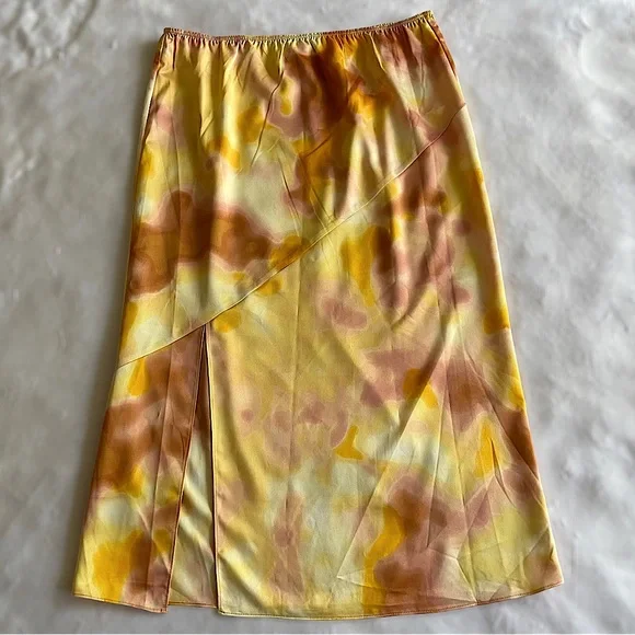 Marc New York Andrew Marc Satin Retro Print A-Line Maxi Skirt With Front Slit - Picture 1 of 10